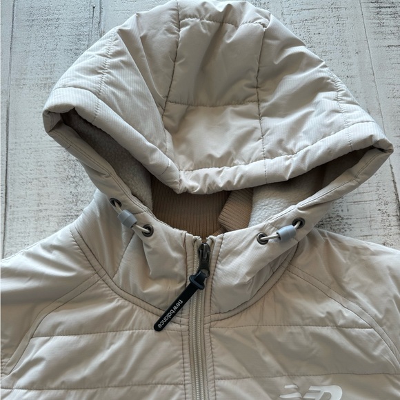 NWOT New Balance Quilted Water and Wind Resistant Warm Jacket 4-Way Stretch - Picture 8 of 13